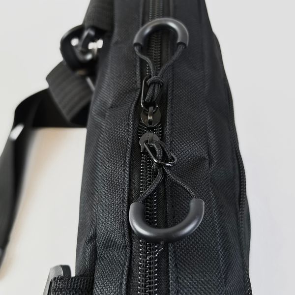 Сумка через плече 25&times;20&times;5,5 см Cordura 600D з VELCRO-панеллю, 5 кишень, чорна TBG-331710 фото